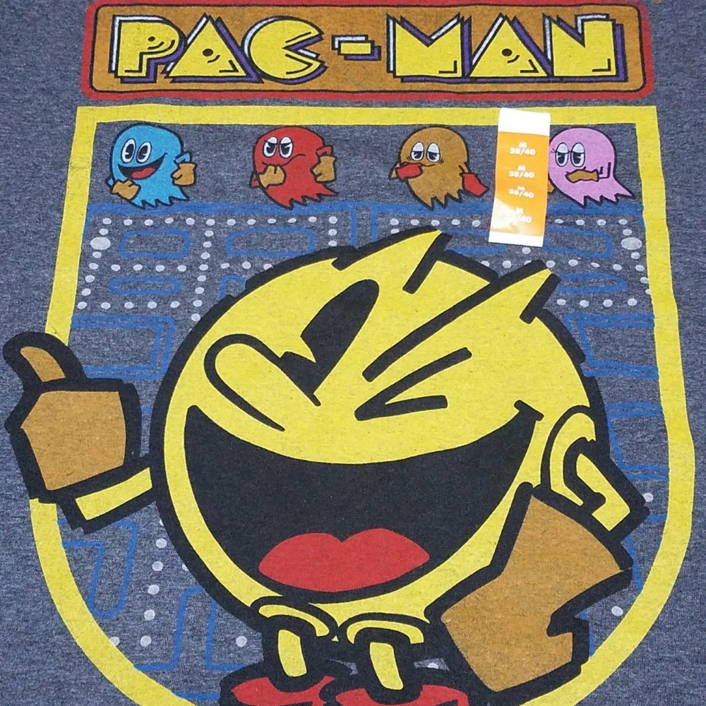 NEW! PAC-MAN T-SHIRT. M